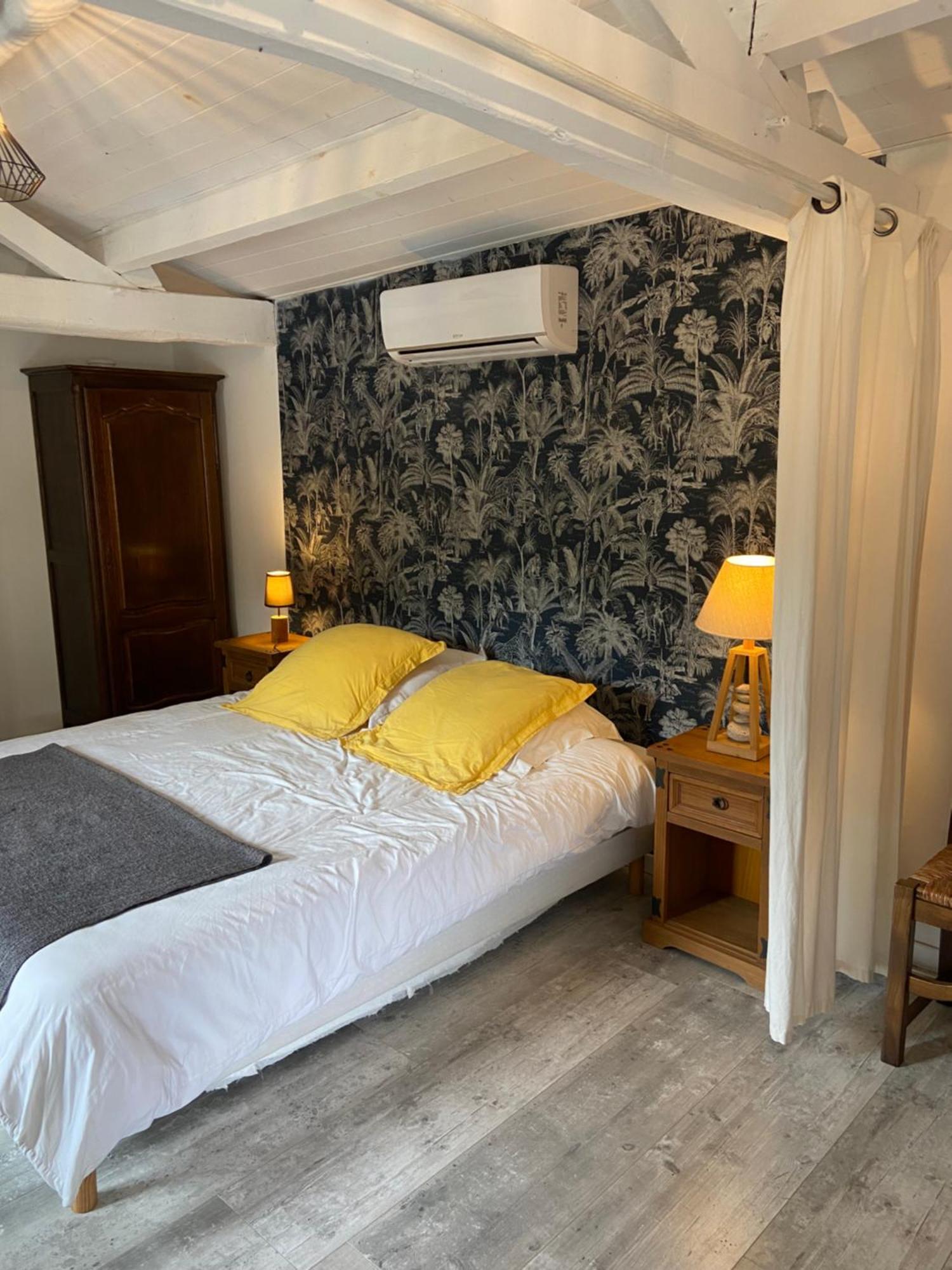 Le Petit Moulin Hotel Pouzauges Buitenkant foto
