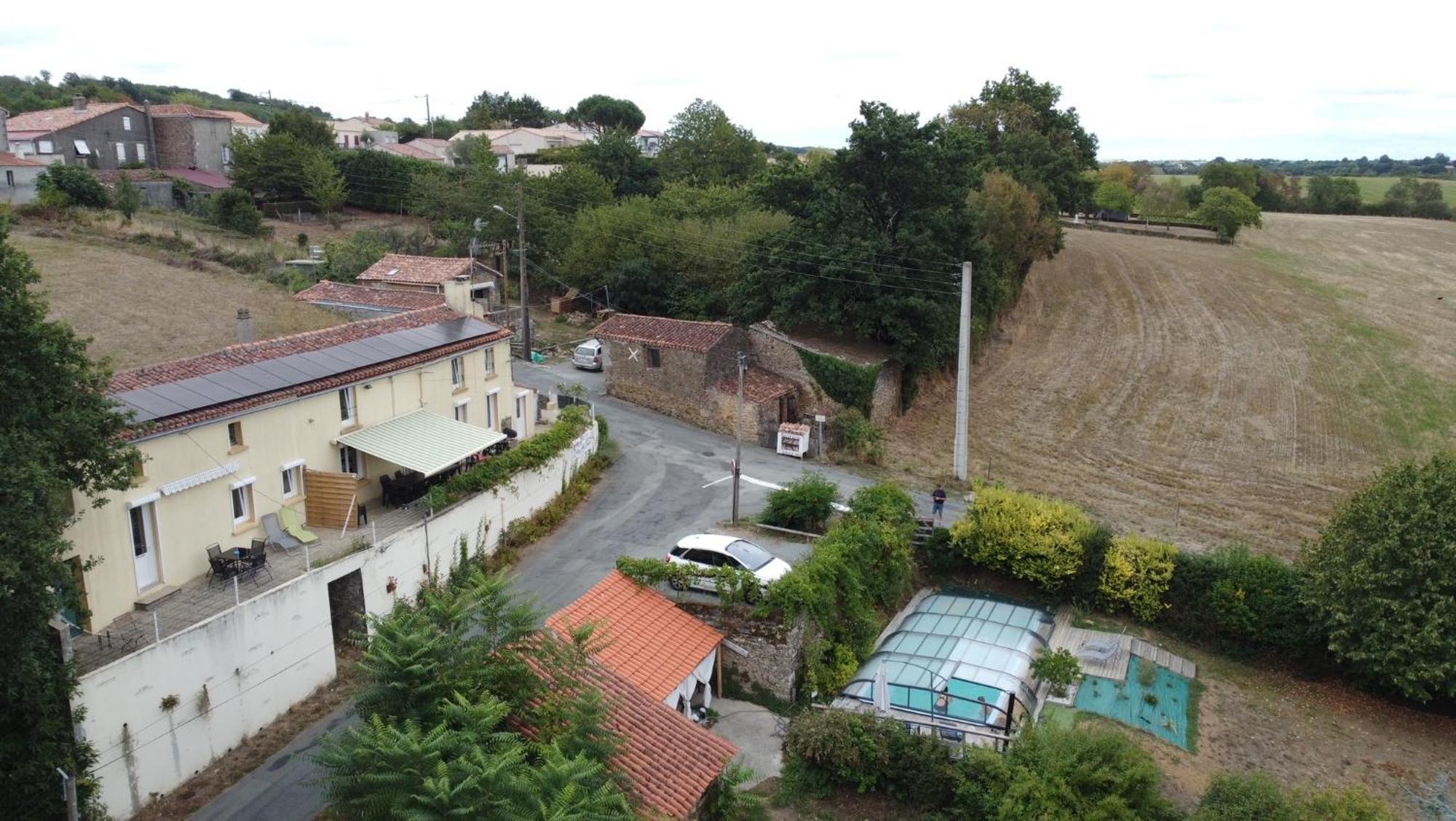 Le Petit Moulin Hotel Pouzauges Buitenkant foto