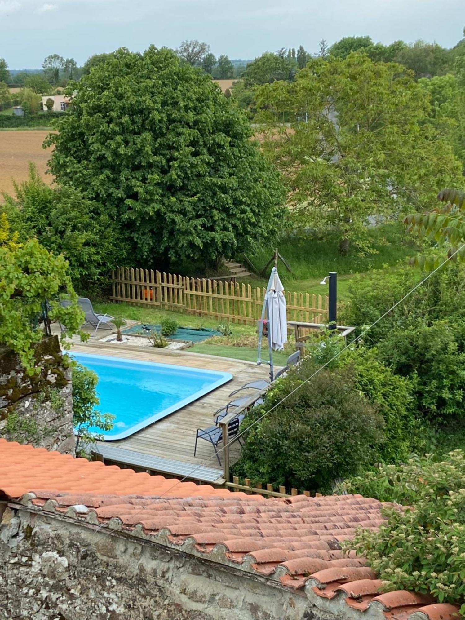Le Petit Moulin Hotel Pouzauges Buitenkant foto